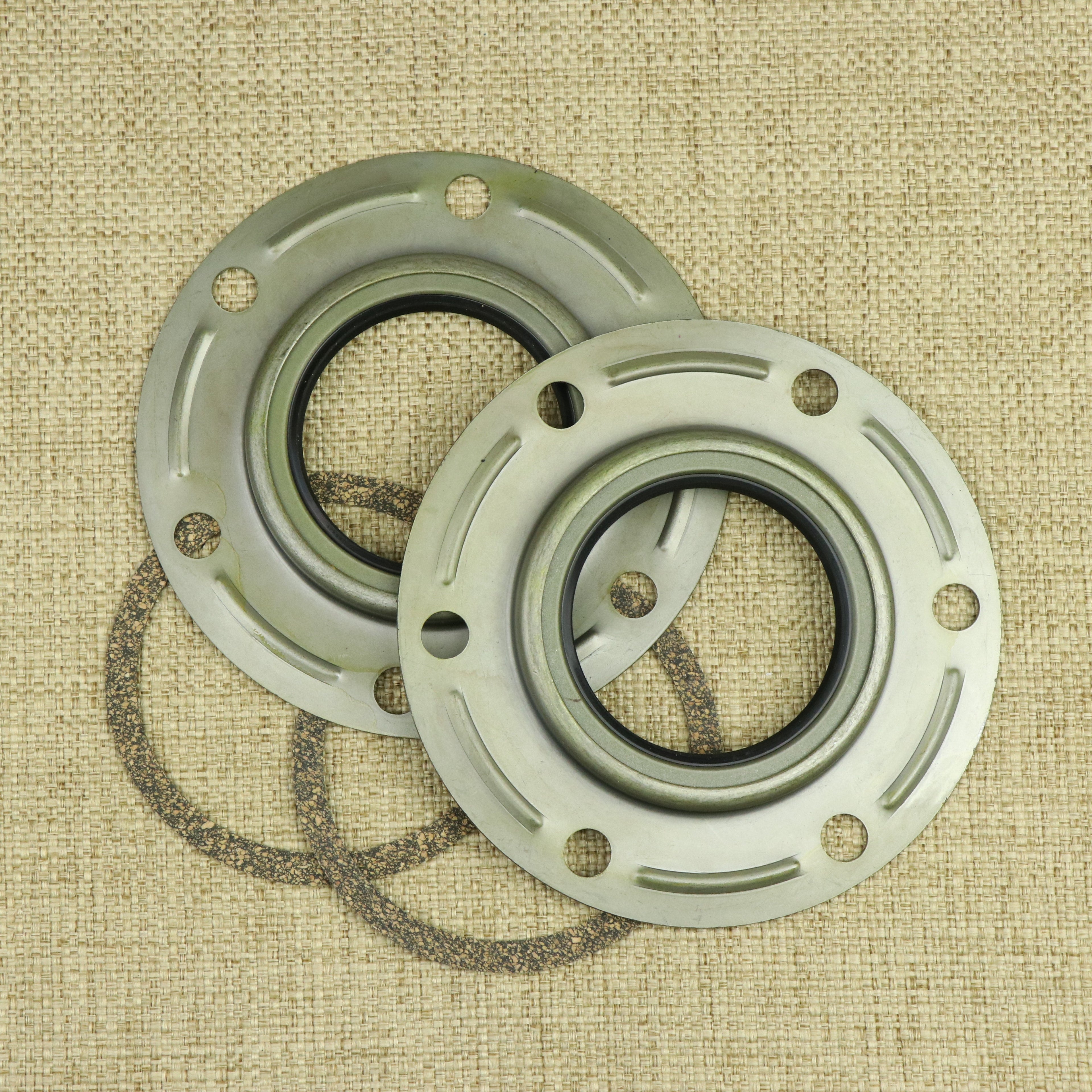 Axle Seal in Retainer with Gasket for Ford 8N