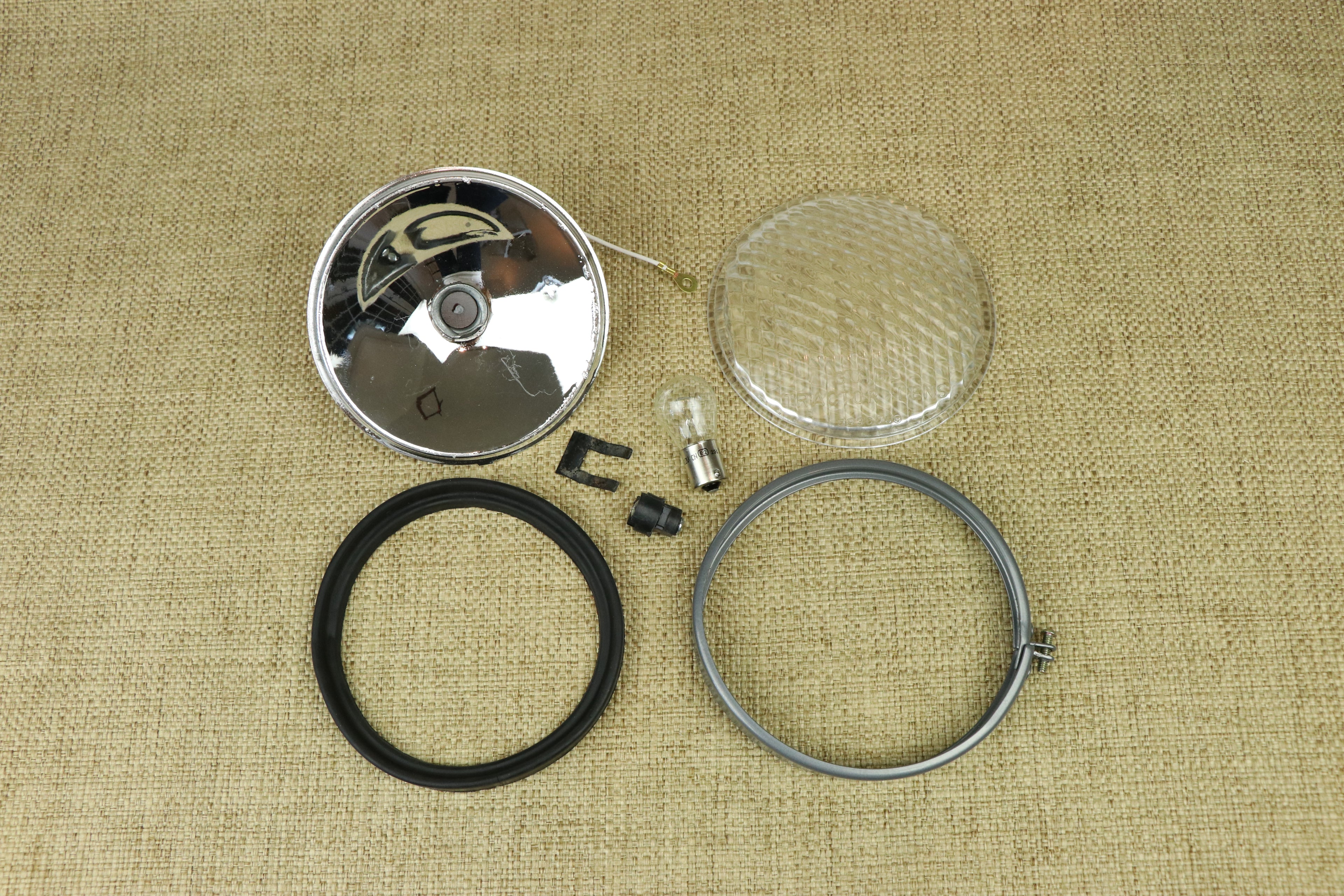 Headlight Repair Kit for Farmall/IH, Choose 6V or 12V