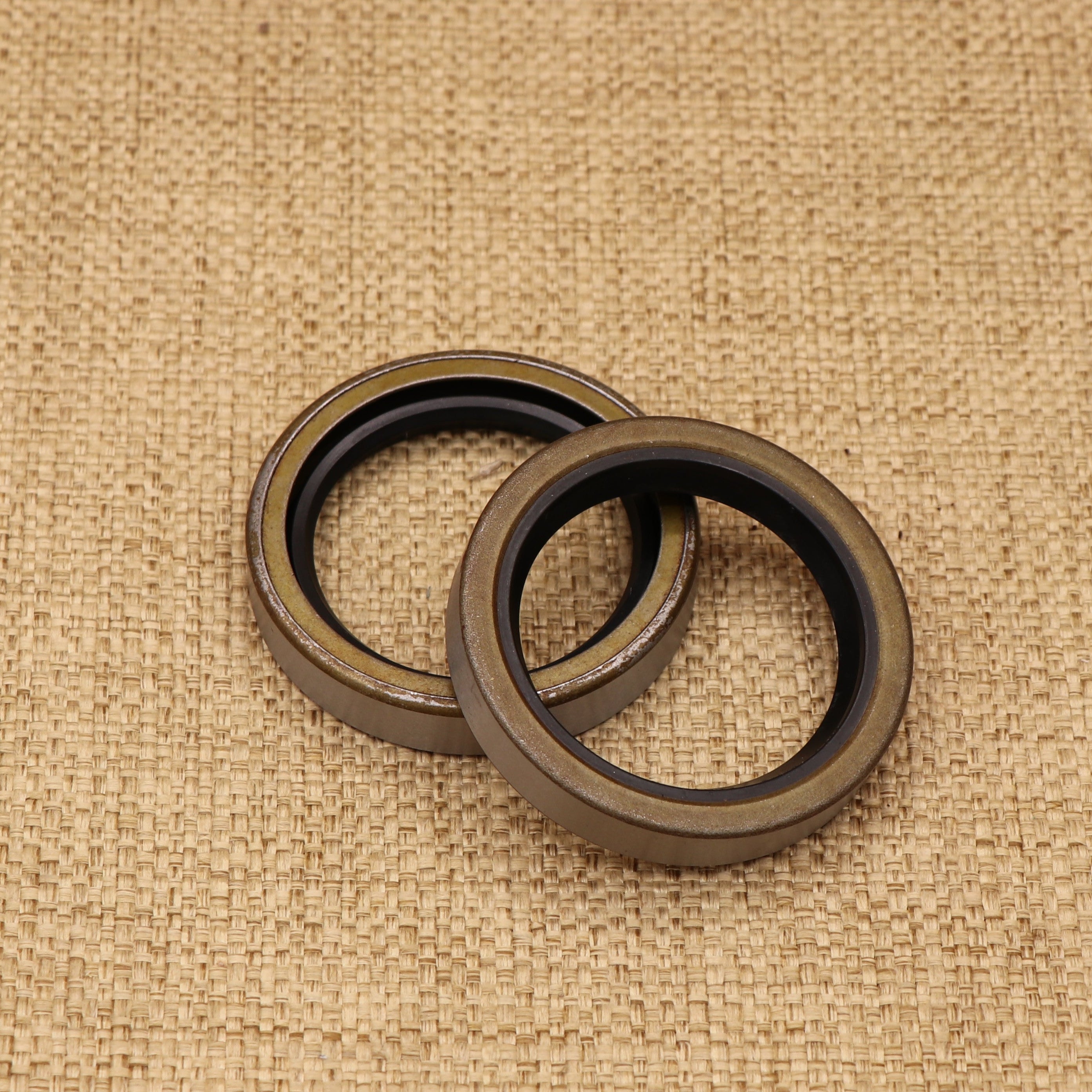 Rear Axle Seal, Pair