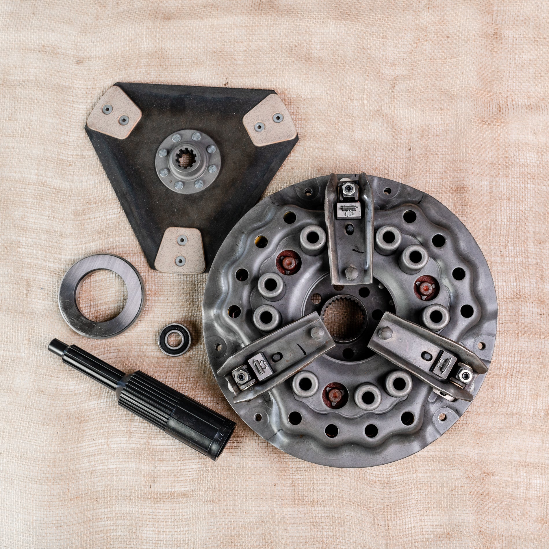 Ford Clutch Kit: 11", 10-Spline Triangular, Double Pressure Plate